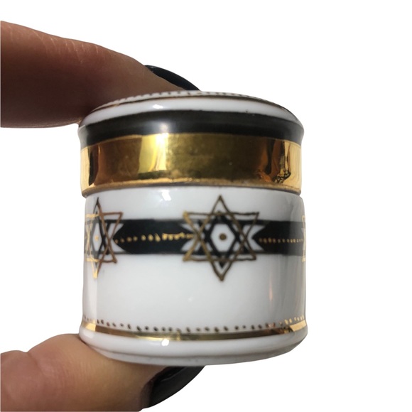 Ceramic Trinket Box, Ring Container - Picture 2 of 4